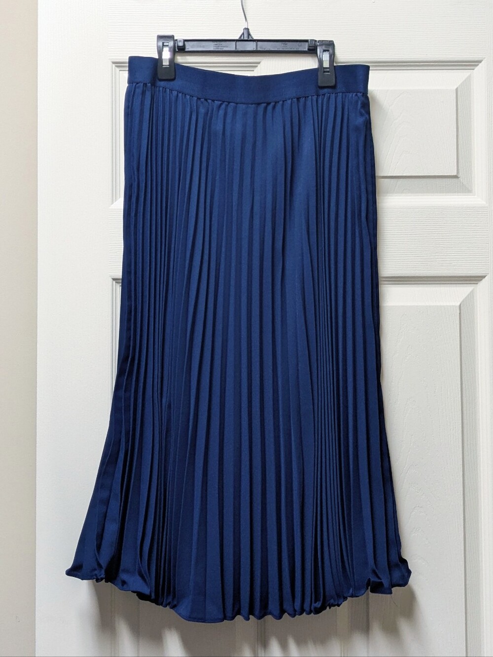 Kate Kasin navy blue pleated midi skirt